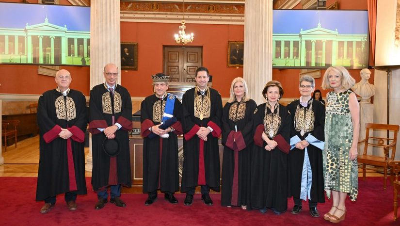 Professor of Oncology Leonidas Platanias receives the title of doctor honoris causa of the School of Medicine