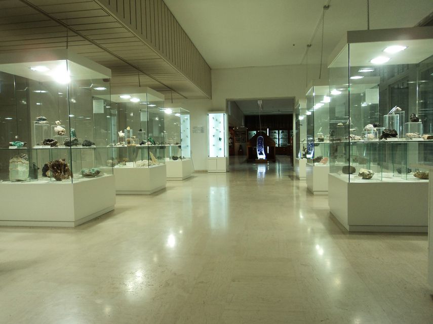 Aesthetic mineral collection displayed in seven self-luminous show-windows